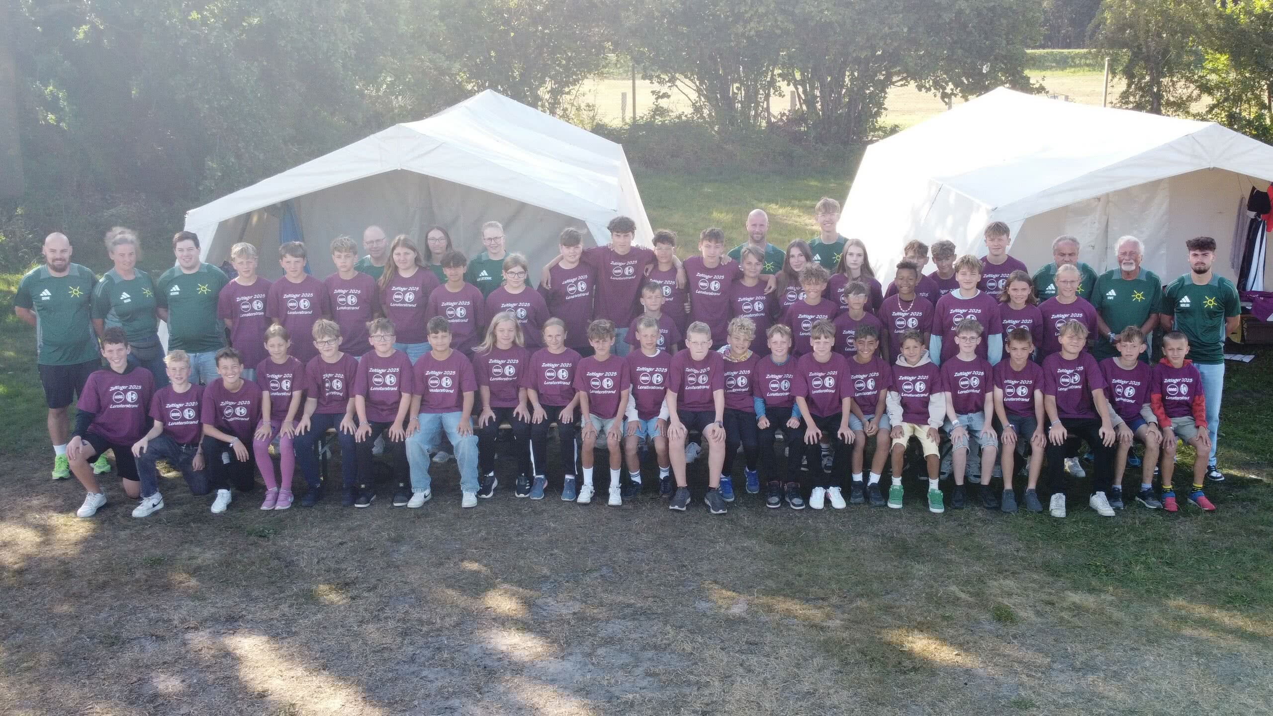 Insgesamt 178 begeisterte Kinder und 35 engagierte Betreuer*innen haben 2025 bei zwei Ferienfreizeiten am Lensterstrand und einer in Landenhausen teilgenommen. Lensterstrand 2025 Lense 3