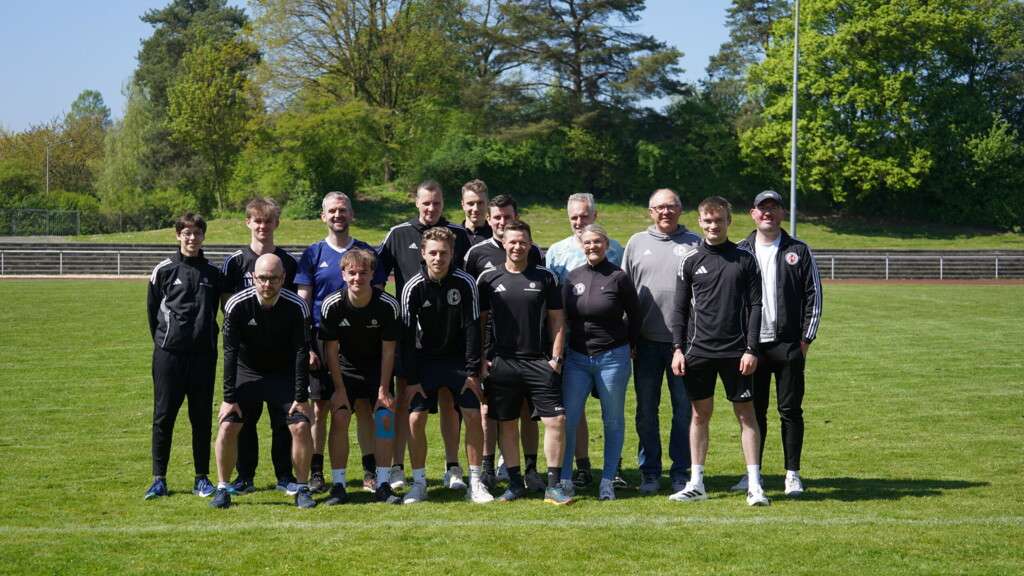 Detmolder Schiedsrichter absolvieren erfolgreich die Verbandspr&uuml;fung!